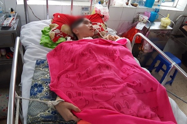 6 tháng mòn mỏi chờ ‘phép màu’ đến với chàng trai bị chấn thương sọ não nặng
