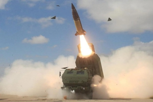 Pháo phản lực HIMARS nguy cơ bị ‘soán ngôi’ bởi hệ thống tên lửa vô danh