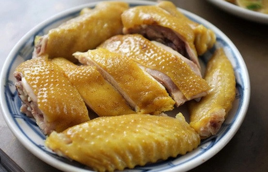Vụ 19 người nhập viện sau đám cưới: Lấy mẫu gà luộc và xôi đi kiểm nghiệm