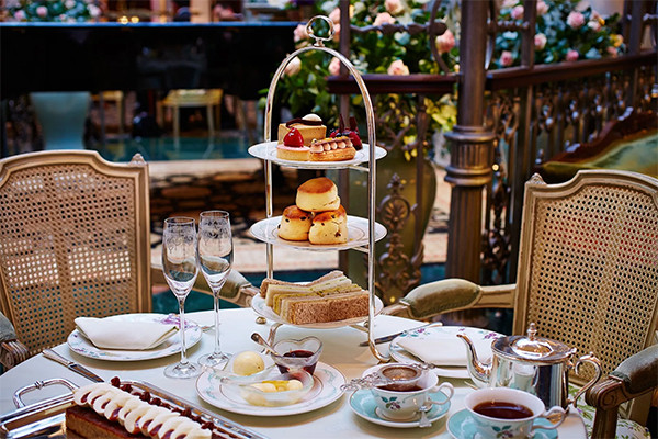 Thế nào là thưởng thức trà chiều đúng chuẩn quý tộc nước Anh?