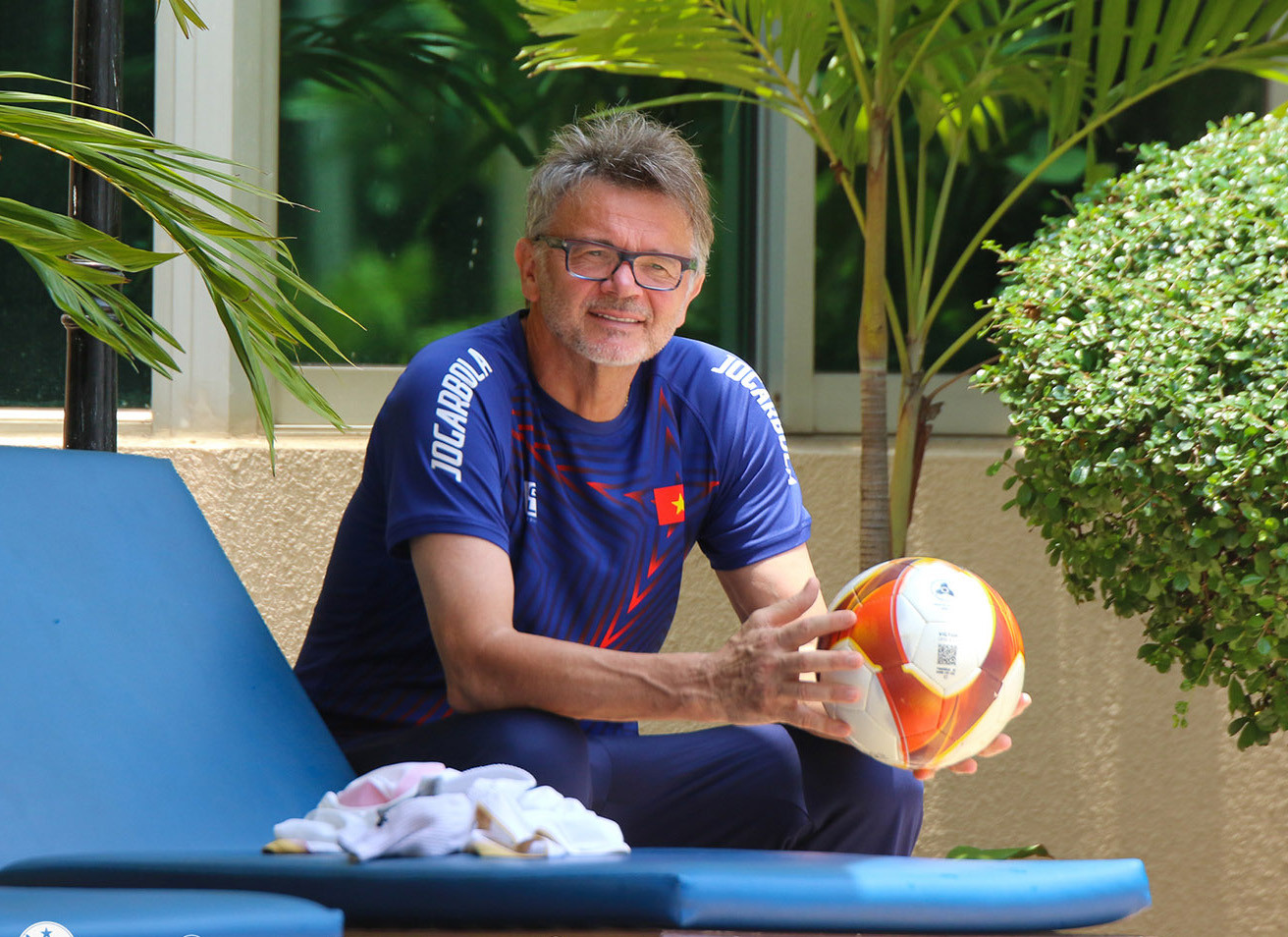 Bản tin sáng 5/5: HLV Philippe Troussier làm điều chưa từng có ở SEA Games 32