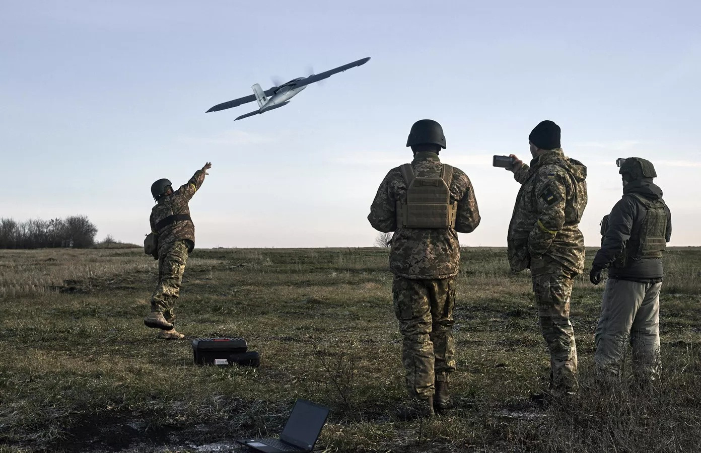 Ukraine đào tạo 10.000 người điều khiển UAV, Mỹ đánh giá tiềm năng quân sự Nga