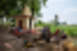 Cuộc sống ở ngôi làng không điều hòa dưới nắng nóng gần 50 độ C
