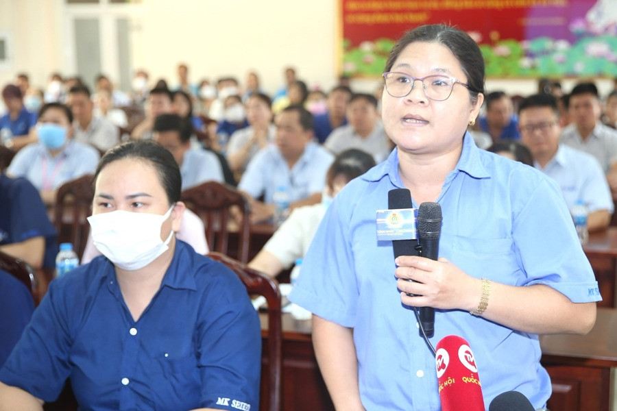 Công nhân muốn rút BHXH một lần vì khó chờ lương hưu