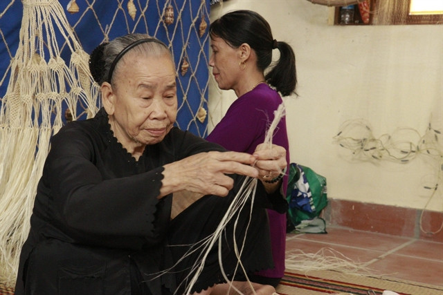 Cham Islands introduce tree bark hammock weaving craft