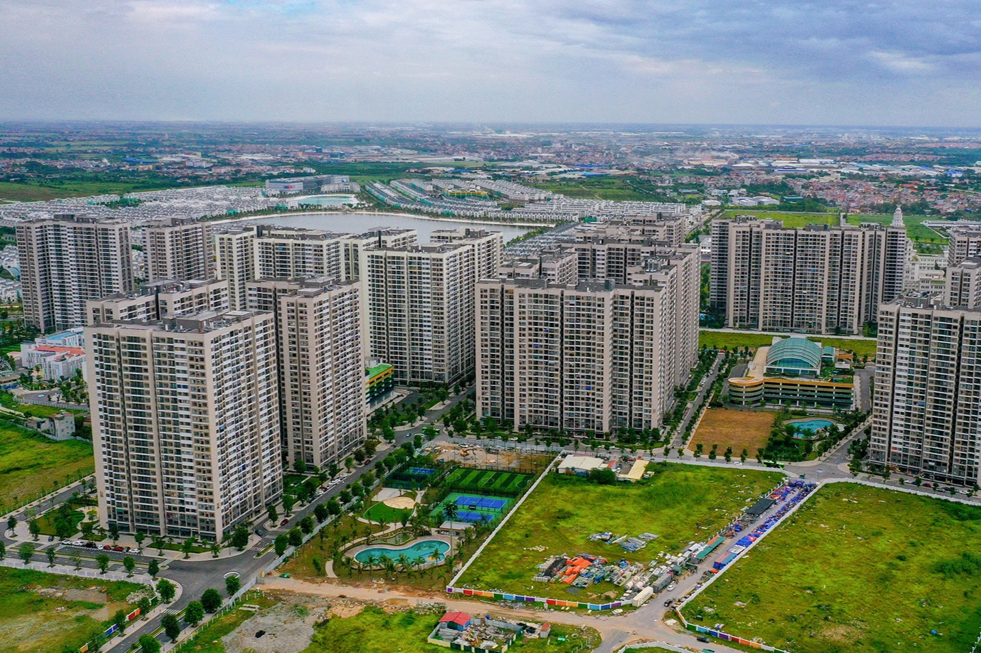 Doanh nghiệp đua doanh thu 2023 kỷ lục