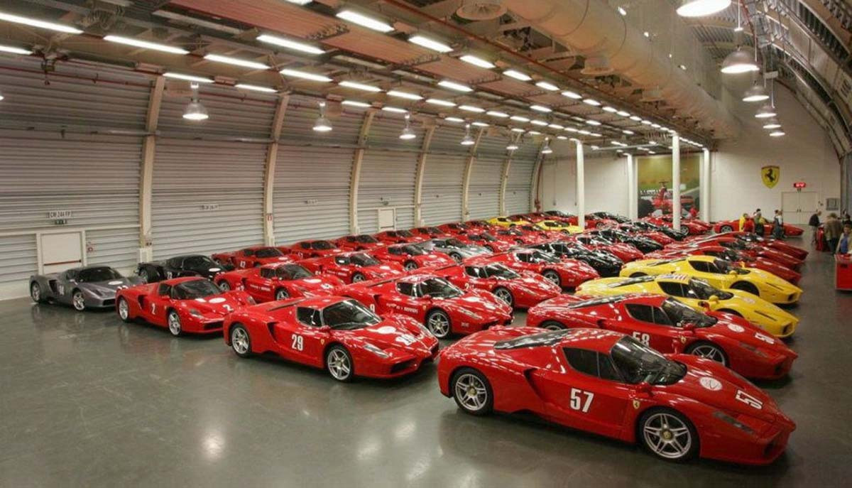 Hé lộ bộ sưu tập siêu xe của Hoàng gia Brunei từng cứu Bentley khỏi phá sản
