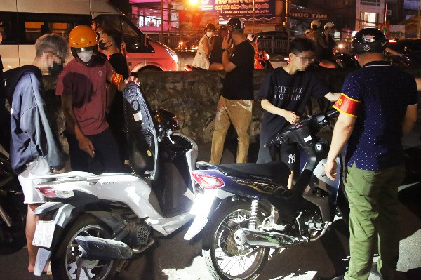 Cảnh sát 141 xuyên đêm vây bắt ‘quái xế’ gây náo loạn ở Hà Nội
