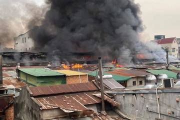 Cháy lớn tại chợ trung tâm huyện Ea Súp