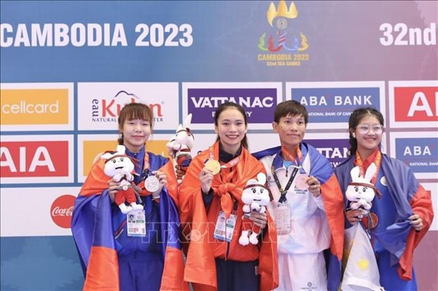 Karate artists win first gold for Vietnam at SEA Games after 18 years hinh anh 3