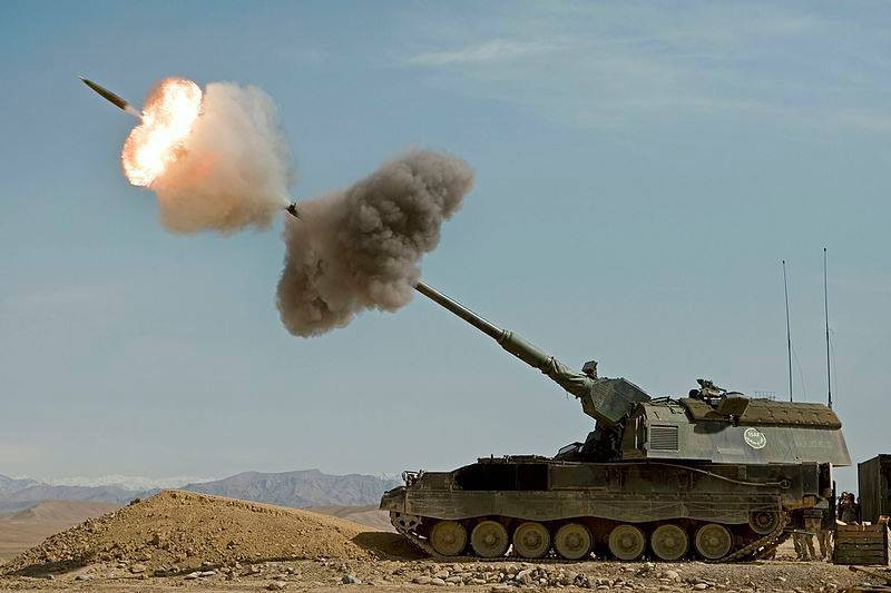 Sức mạnh đáng gờm của pháo tự hành PzH-2000