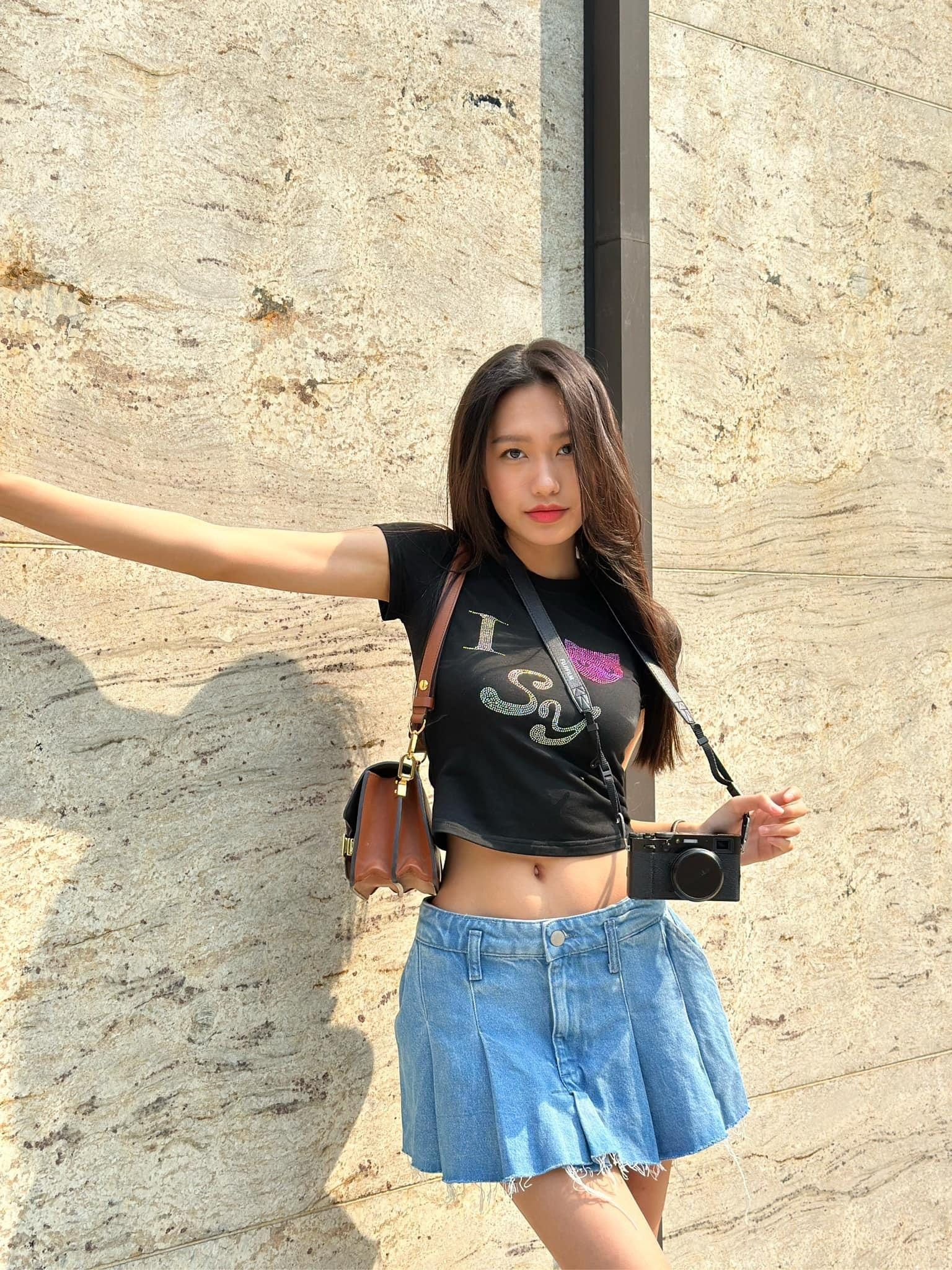 Thời trang khoe eo 55cm hút hồn của bạn gái Đoàn Văn Hậu - 8