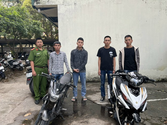 Bắt 4 thanh niên dụ người nước ngoài lên chung cư ở Hà Nội để cướp tài sản