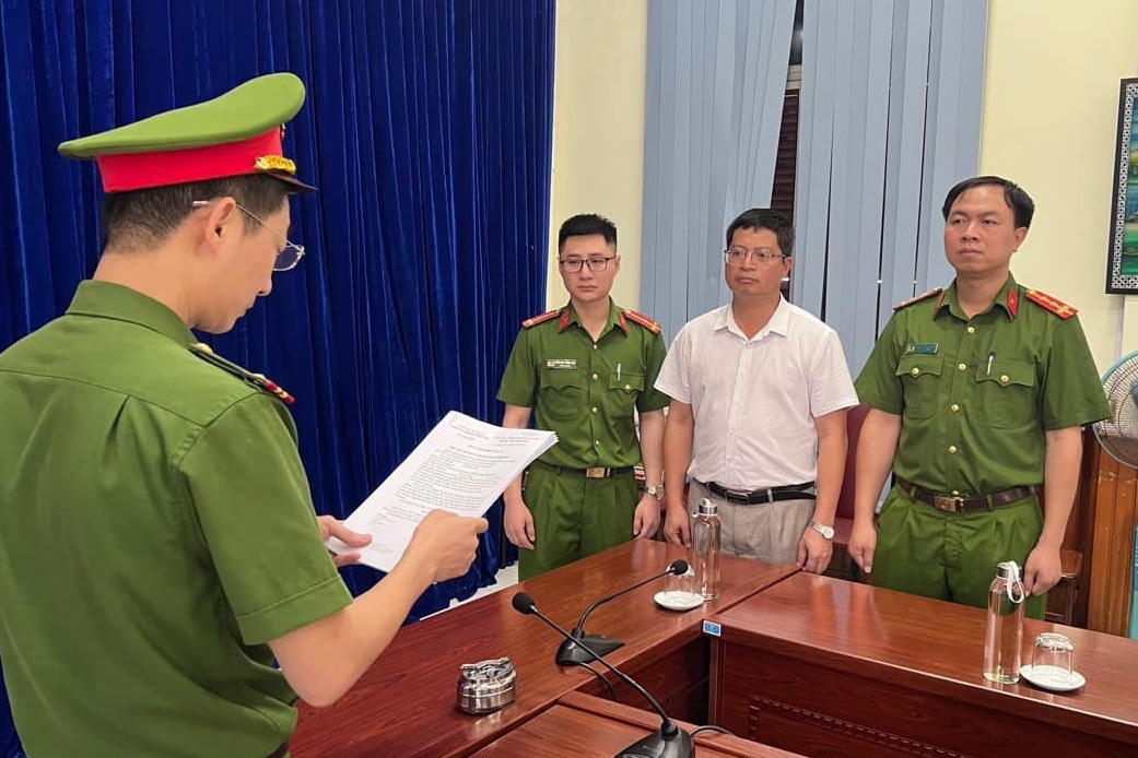 Bắt tạm giam Phó Giám đốc Sở NN&PTNT tỉnh Sơn La