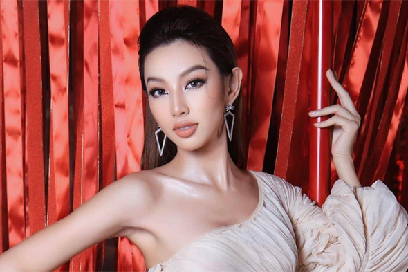 Hoa hậu Thùy Tiên vắng mặt tại phiên xét xử vụ kiện bị đòi 2,4 tỷ đồng