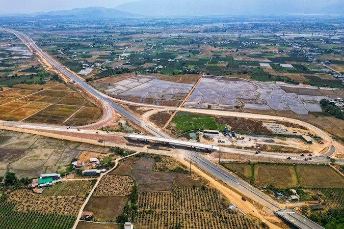 Cao tốc Vĩnh Hảo - Phan Thiết sắp thông xe, gấp rút các hạng mục cuối cùng