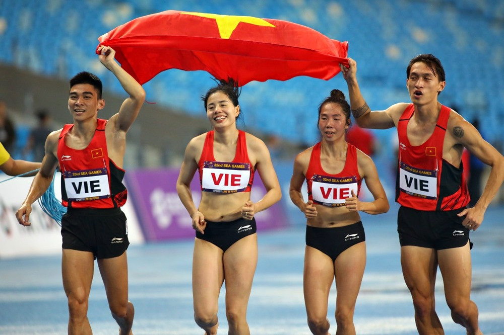 SEA Games 32: Điền kinh Việt Nam đánh bại Thái Lan, giành HCV 4x400m hỗn hợp
