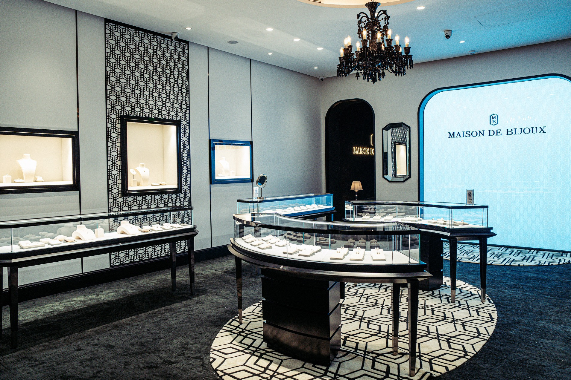 Thị trường trang sức cao cấp Việt náo nhiệt hơn với ‘tân binh’ Maison De Bijoux