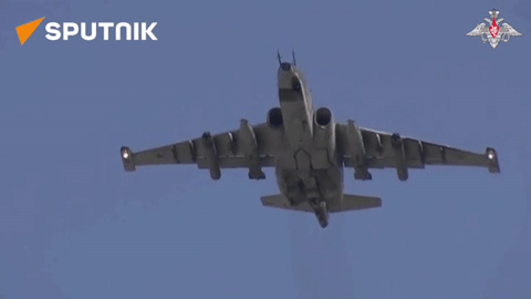Video cường kích Su-25 bắn phá xe bọc thép của Ukraine