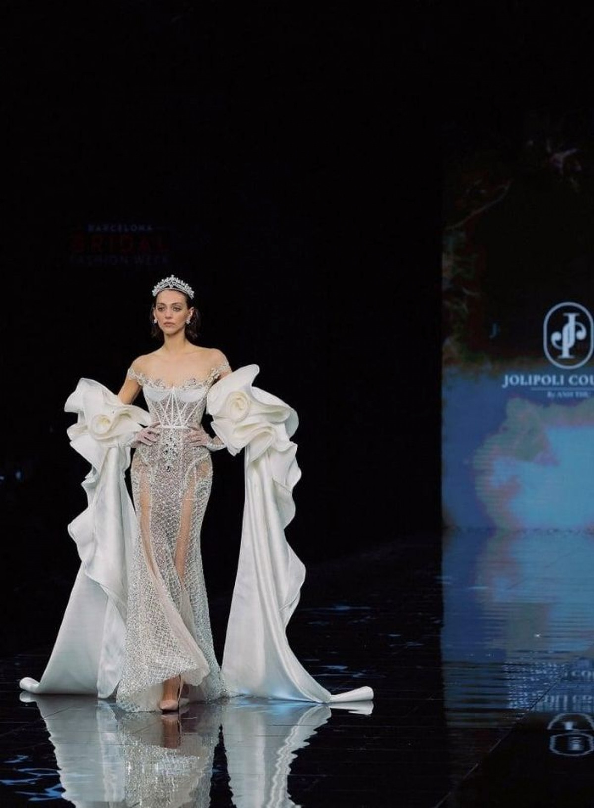 local designer debuts collection at barcelona bridal fashion week 2023 picture 1