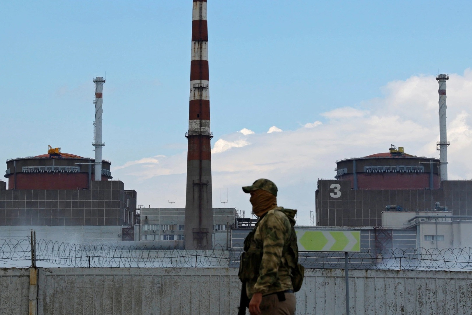Nhà máy điện hạt nhân Zaporizhzhia dừng hoạt động, Nga đáp trả đe dọa từ Ukraine