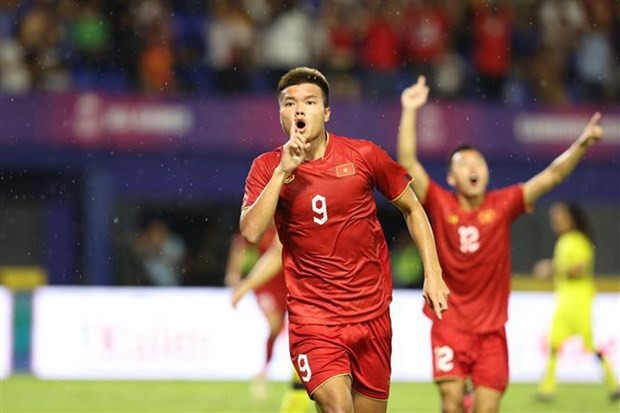 SEA Games 32: Vietnam’s football team advance to semi-finals hinh anh 1