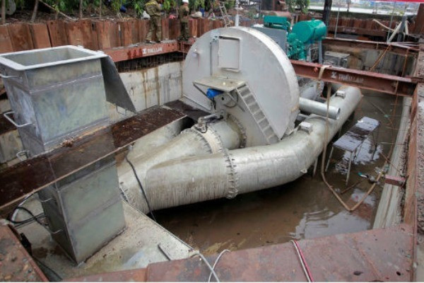 Chấm dứt hợp đồng thuê 'siêu máy bơm' chống ngập đường Nguyễn Hữu Cảnh