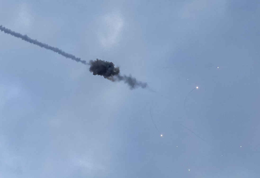 Ukraine công bố hình ảnh tên lửa Nga bị bắn rơi