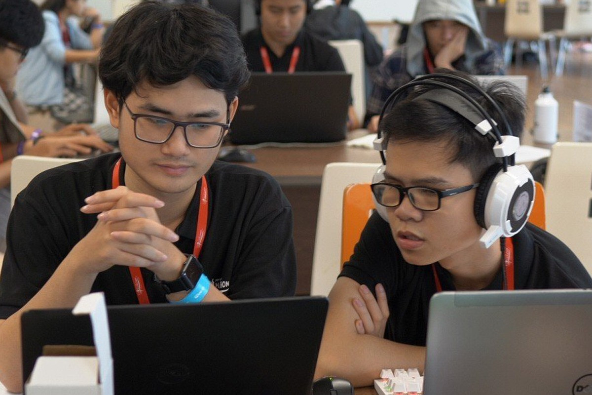 Đề án trợ lý ảo ngân hàng vô địch cuộc thi ChatGPT Hackathon