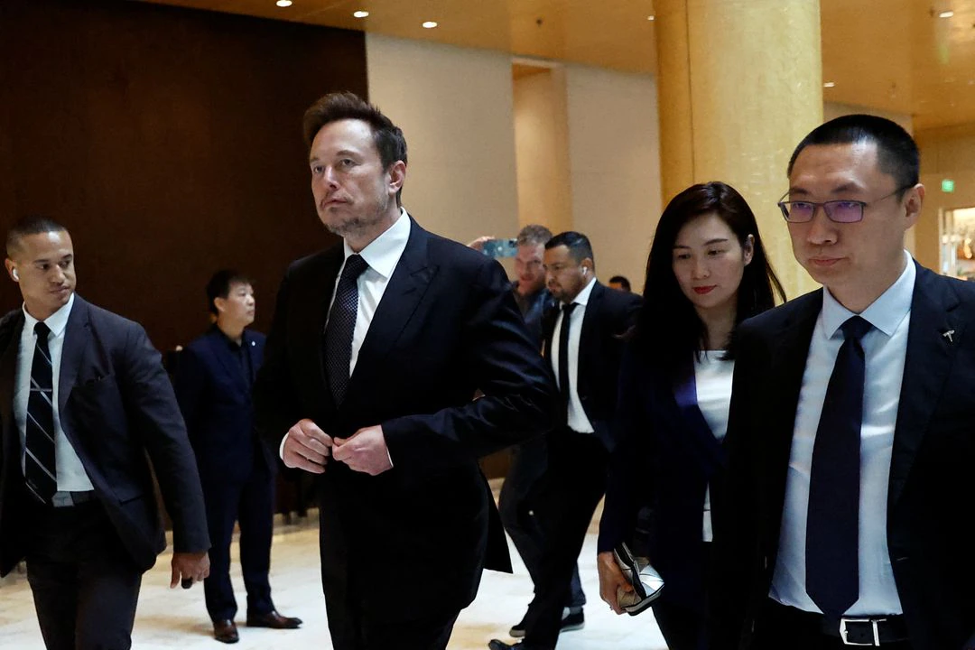Ẩn tình sau chuyến thăm Trung Quốc của Elon Musk