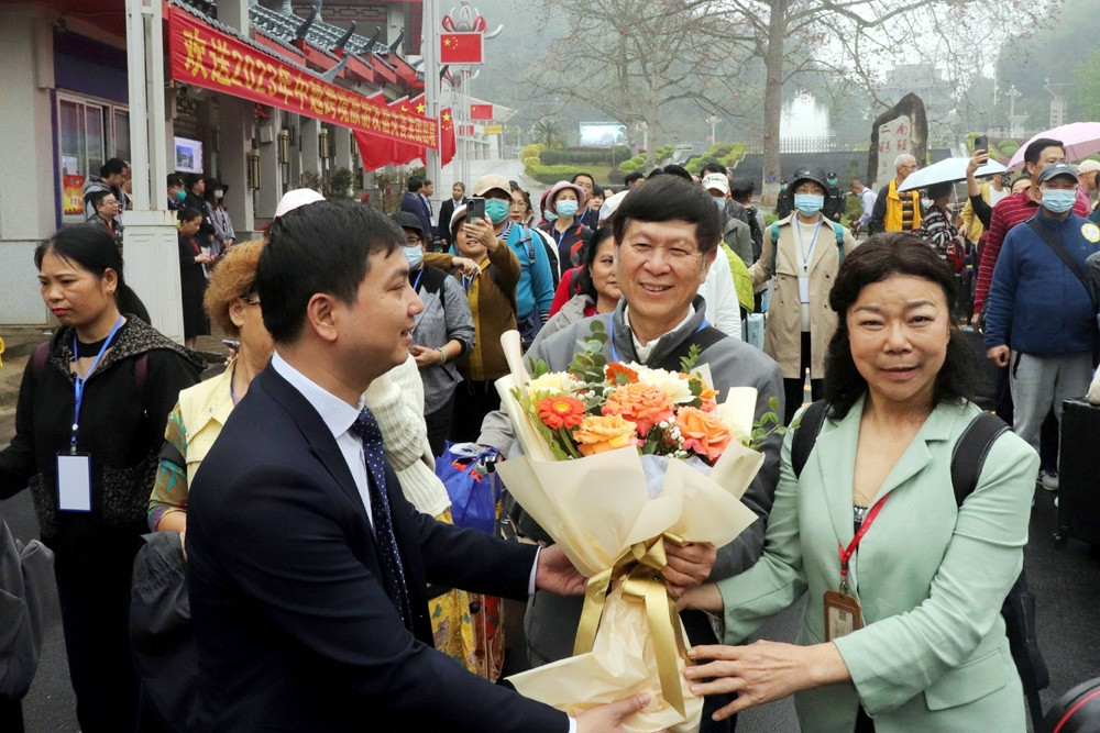 Chinese travelers return to Vietnam, but many more visit Thailand