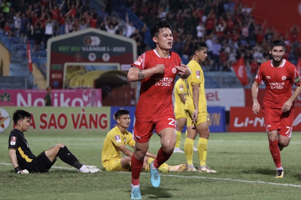 Trực tiếp bóng đá Viettel 3-0 SLNA: Nhâm Mạnh Dũng lên tiếng