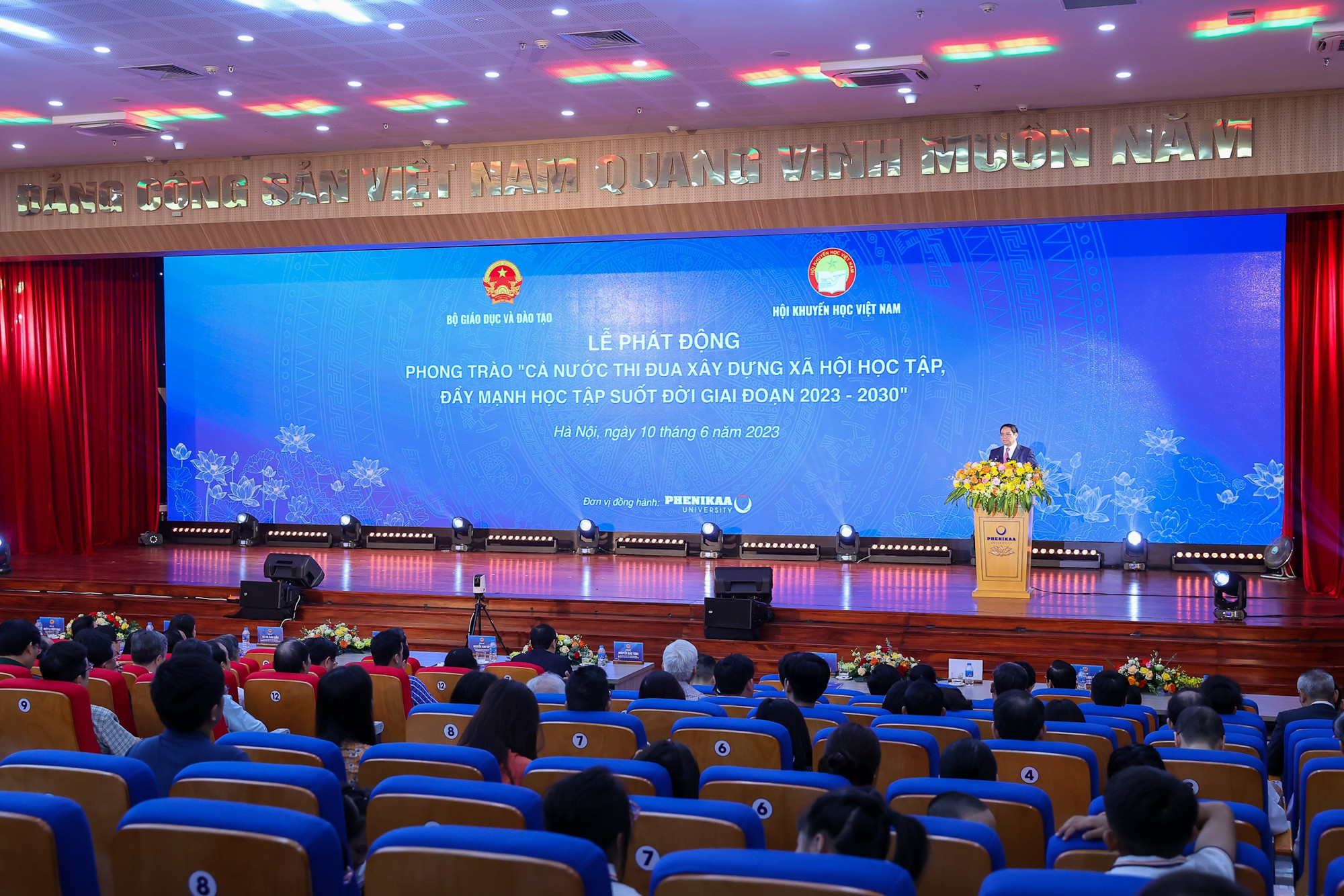 Nhà nhà học tập, người người học tập để đưa đất nước sánh vai với các cường quốc năm châu* - Ảnh 3.