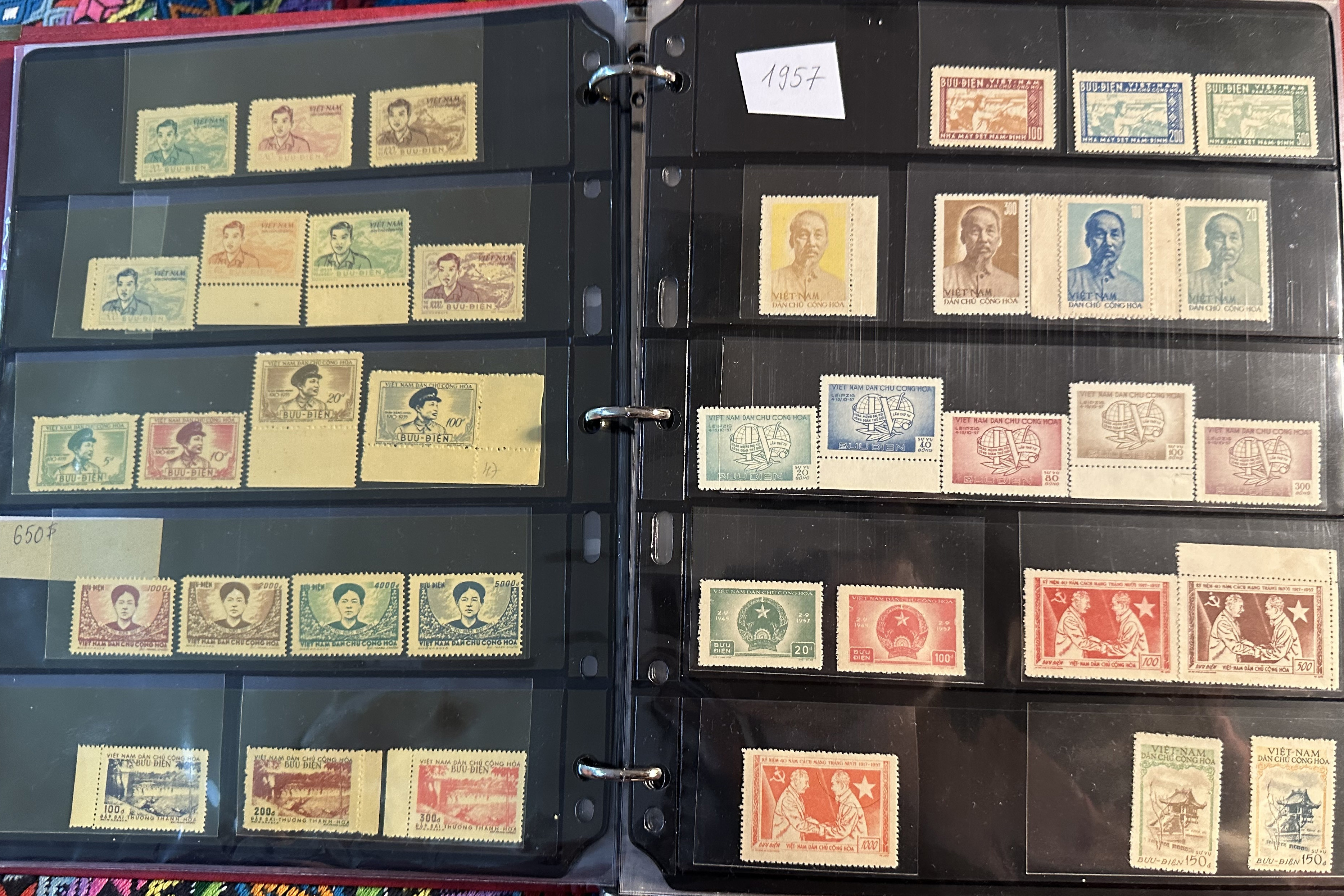 American professor owns huge collection of stamp from Vietnam, 50 countries