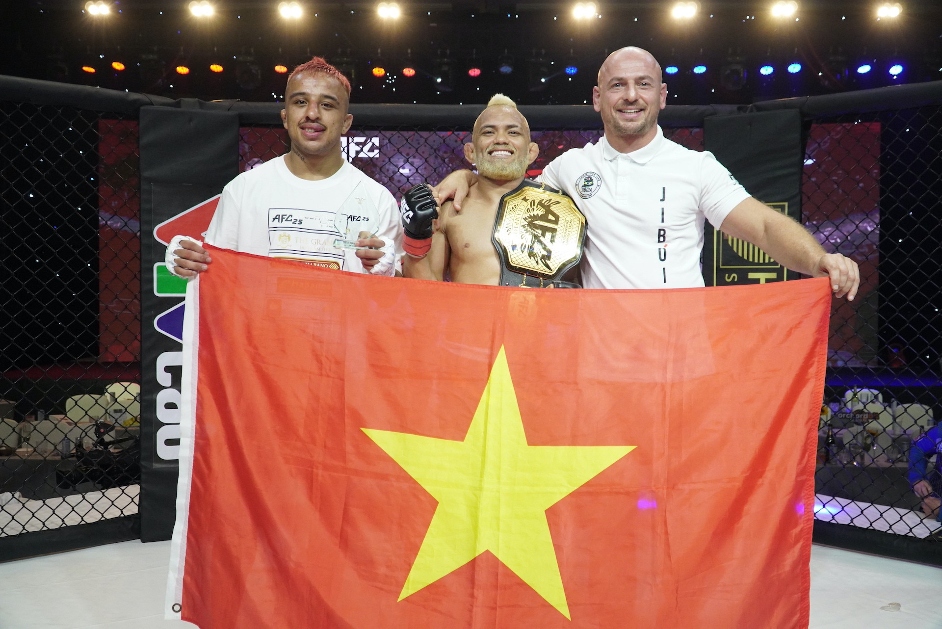 Hàng loạt chiến thắng knock-out tại MMA AFC 25