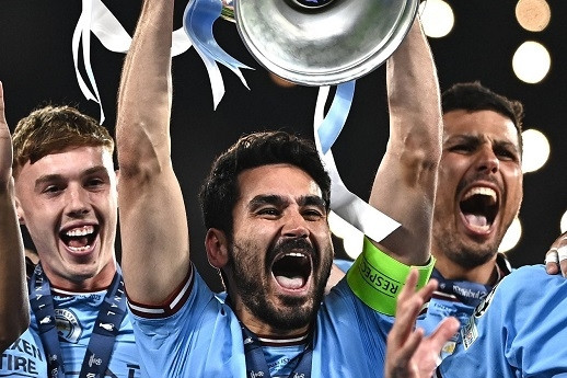 Gundogan lên tiếng tương lai, Man City giữ ngay kẻo lỡ