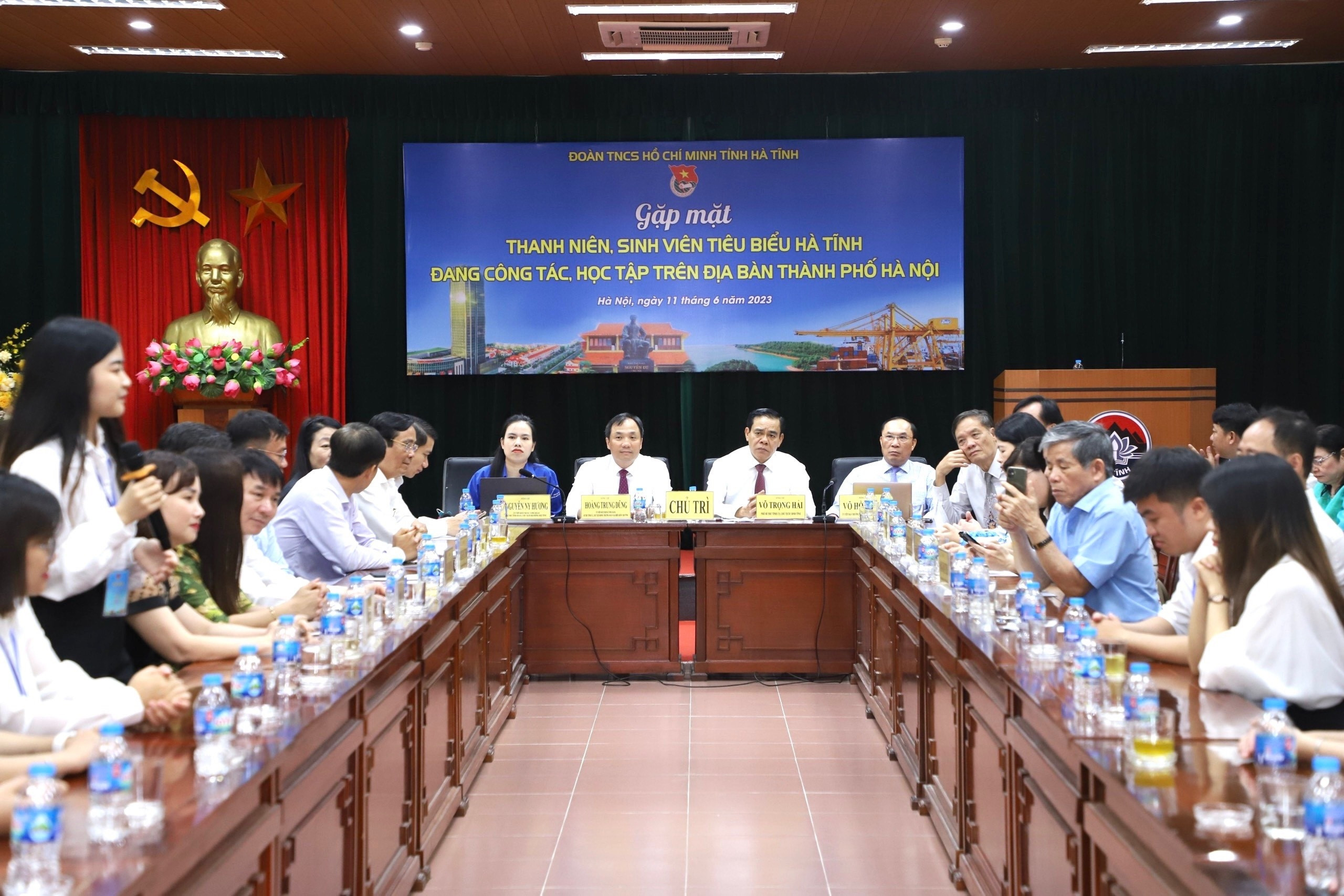Hà Tĩnh thu hút sinh viên xuất sắc vào cơ quan nhà nước