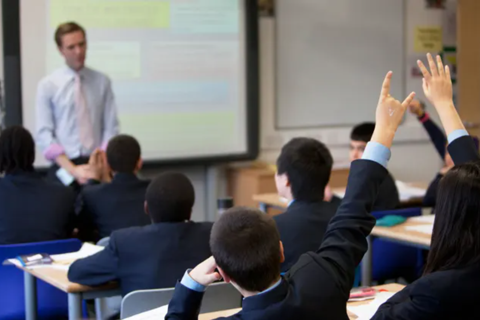 Kỷ lục 40.000 giáo viên trường công ở Anh bỏ việc do lương thấp