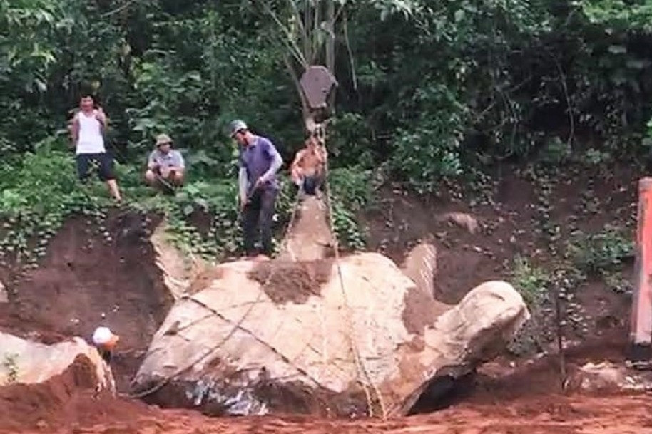 Xôn xao tảng đá hình con rùa được trả giá 1 tỷ đồng ở Nghệ An