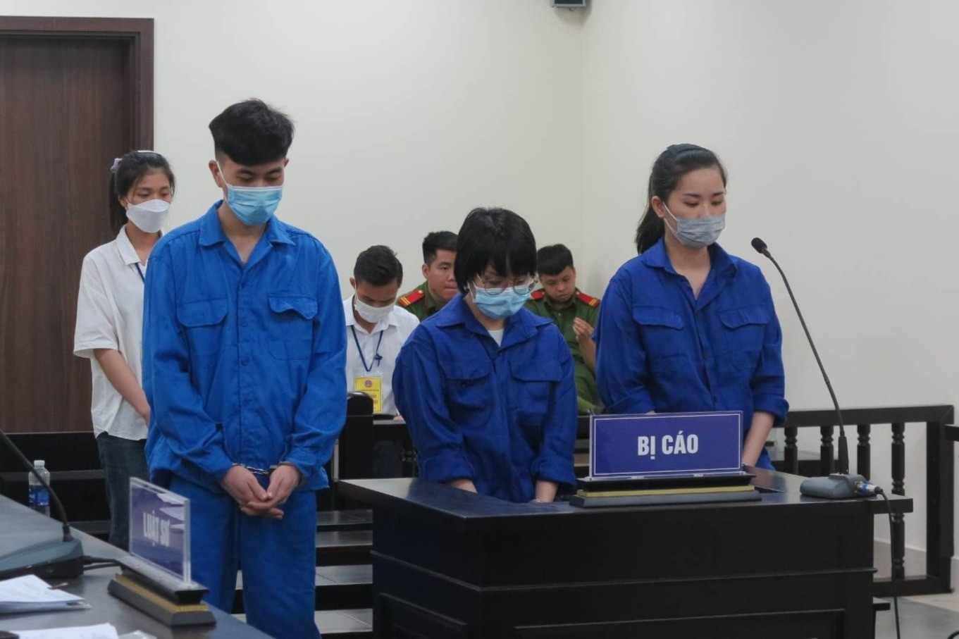Bé sơ sinh ở Hà Nội bị nhóm người mua đi bán lại