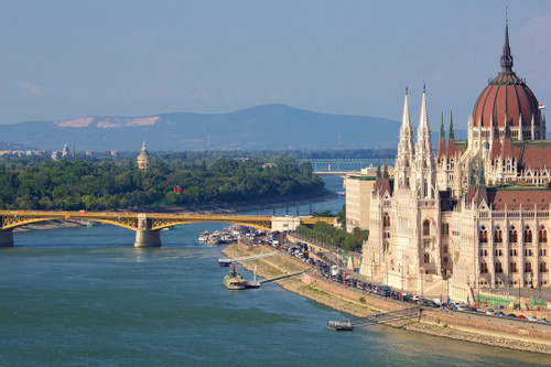 Du thuyền dọc sông Danube ngắm các công trình biểu tượng của Budapest