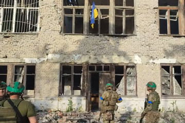 Kiev tuyên bố tái kiểm soát hai làng ở Donetsk, Nga và Ukraine trao đổi tù binh