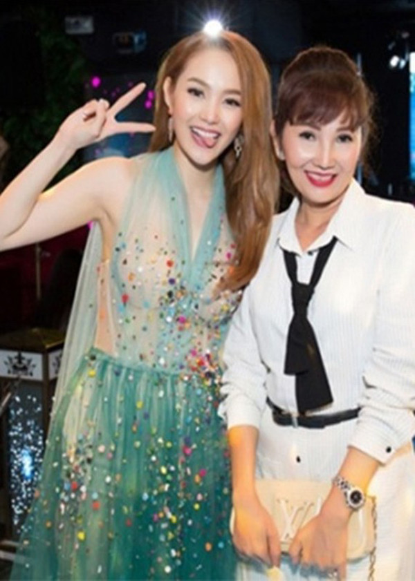 Người phụ nữ U60 trẻ đẹp khiến Minh Hằng nỗ lực mua nhà 2 triệu đô để báo hiếu - Ảnh 4.