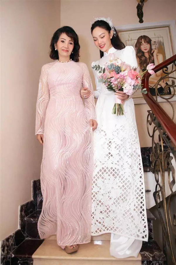 Người phụ nữ U60 trẻ đẹp khiến Minh Hằng nỗ lực mua nhà 2 triệu đô để báo hiếu - Ảnh 9.