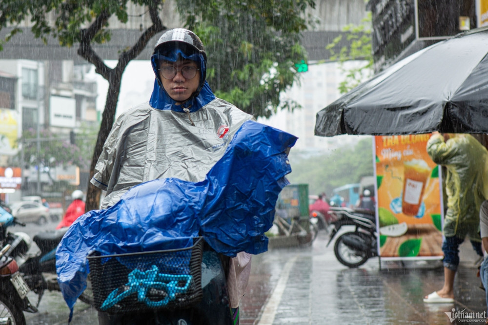 Dự báo thời tiết 14/6: Bắc Bộ và Thanh Hóa còn mưa to, lượng mưa đến 200mm