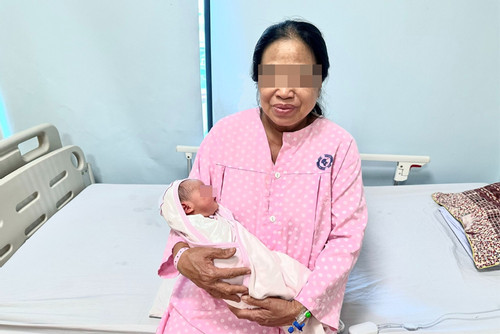 Bản tin cuối ngày 13/6: Người phụ nữ 60 tuổi ở Hải Phòng sinh con gái nặng 3,1kg