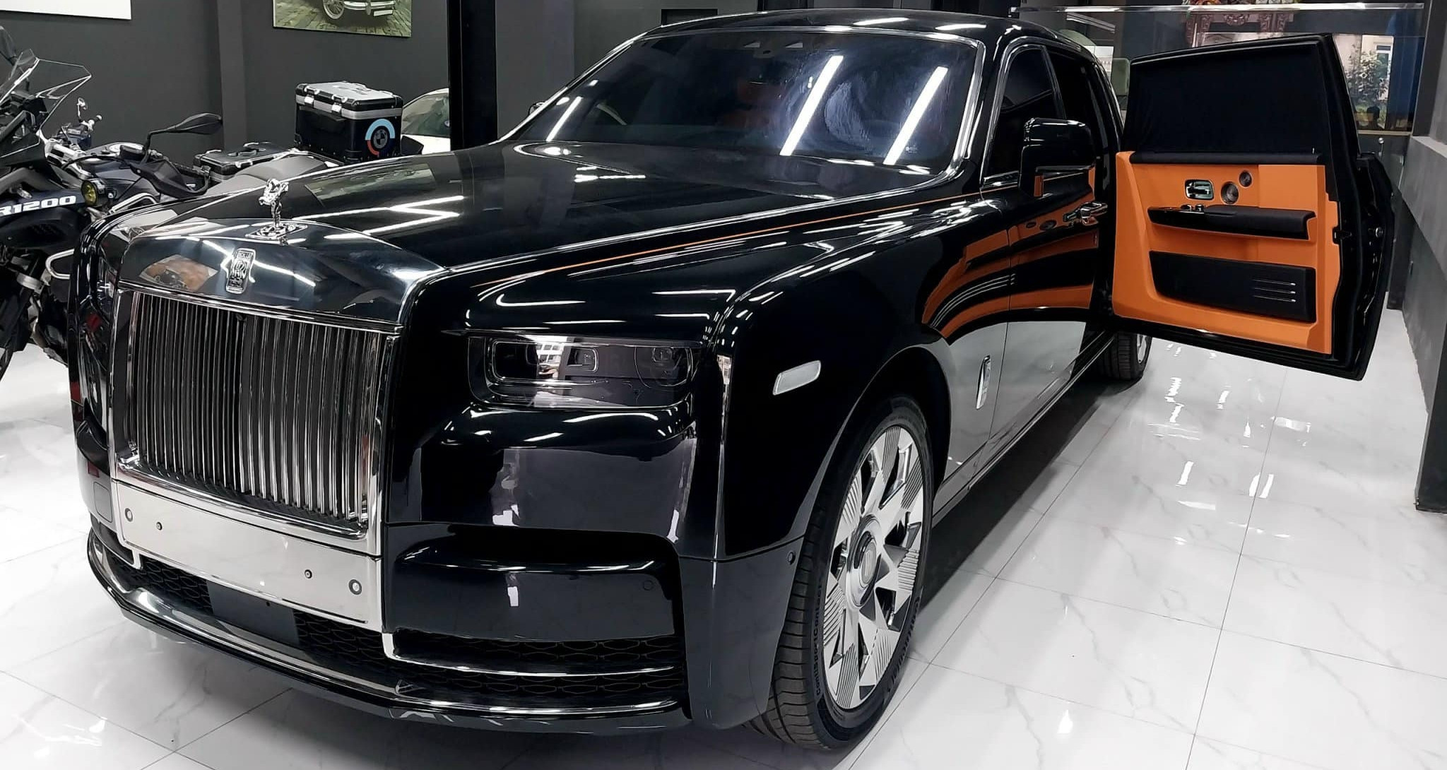 2018 Rolls Royce Phantom priced from INR 95 Crore in India