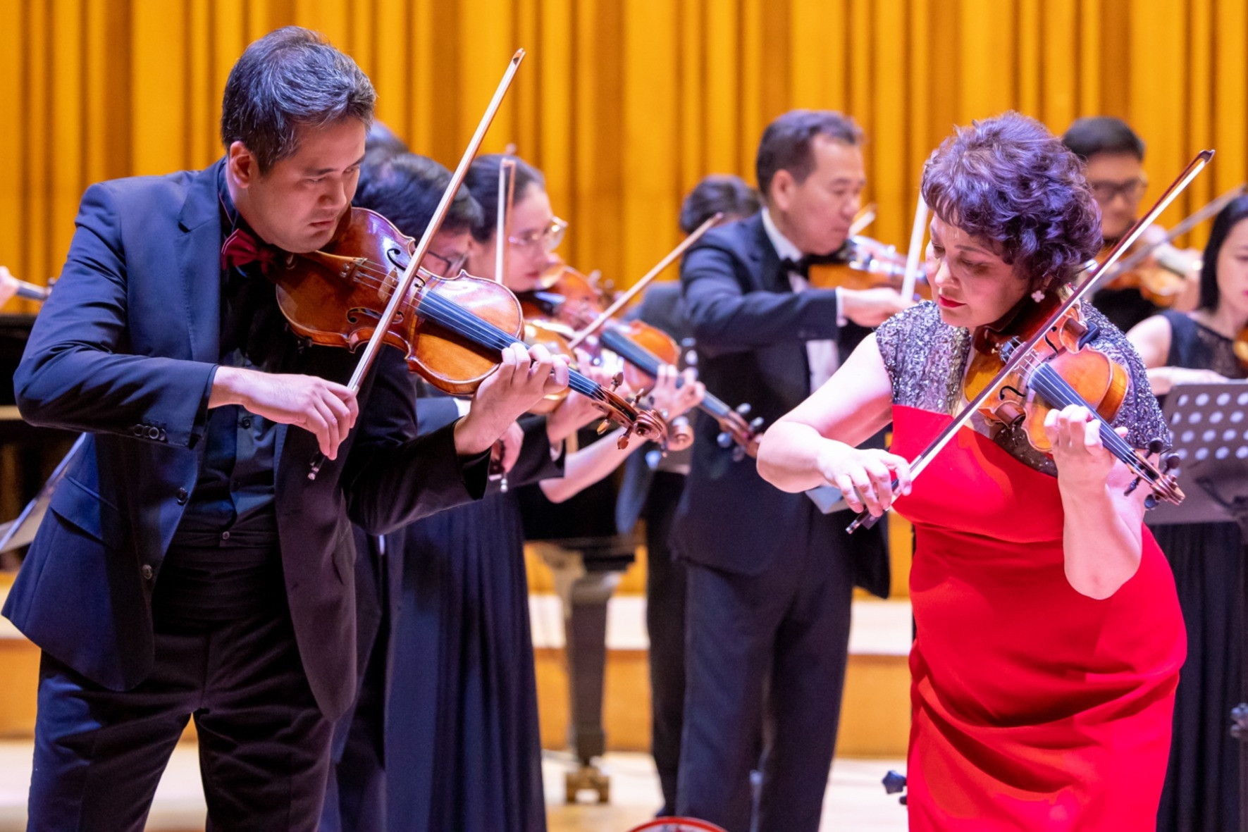 Màn song tấu violin đẳng cấp của nghệ sĩ nổi tiếng thế giới và Bùi Công Duy