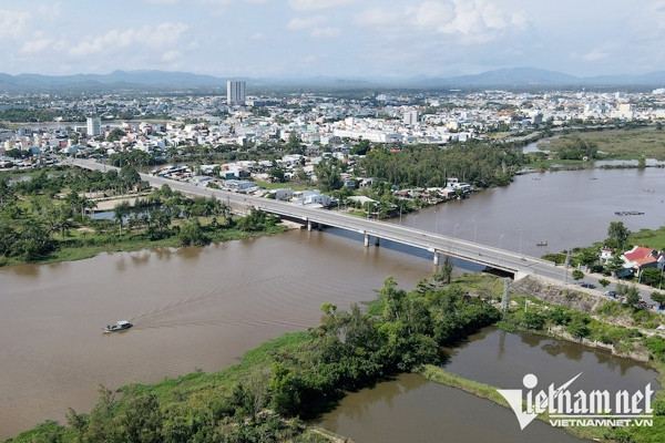 Sáp nhập hai huyện ở Quảng Nam dôi dư 182 lãnh đạo