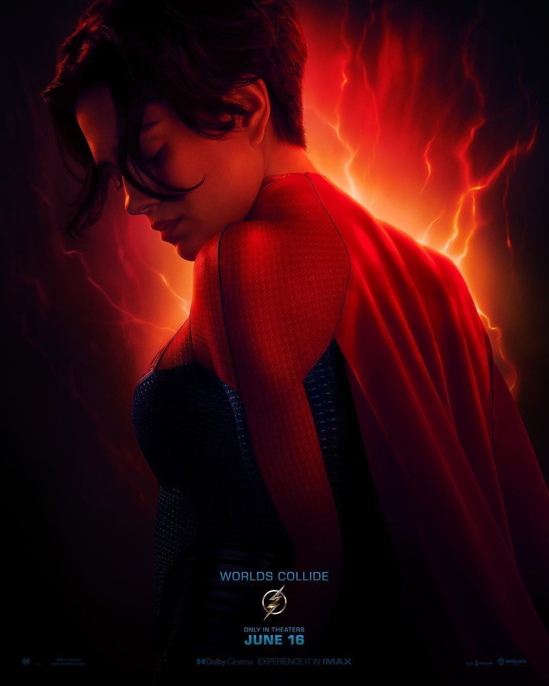 Mỹ Nhân đóng Supergirl Trong The Flash Chuộng Mặc Không Nội Y 9567